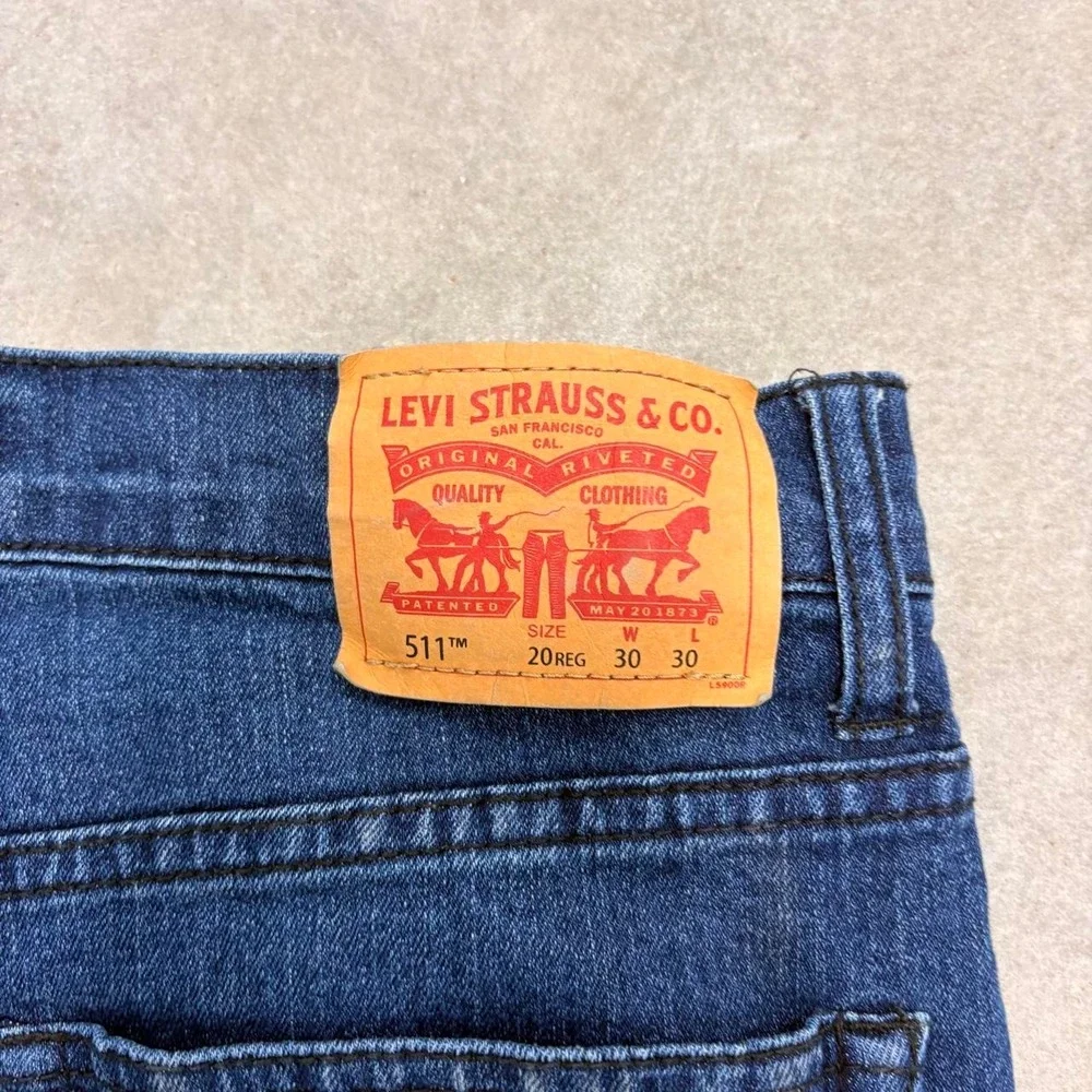 Levis 30x30 please